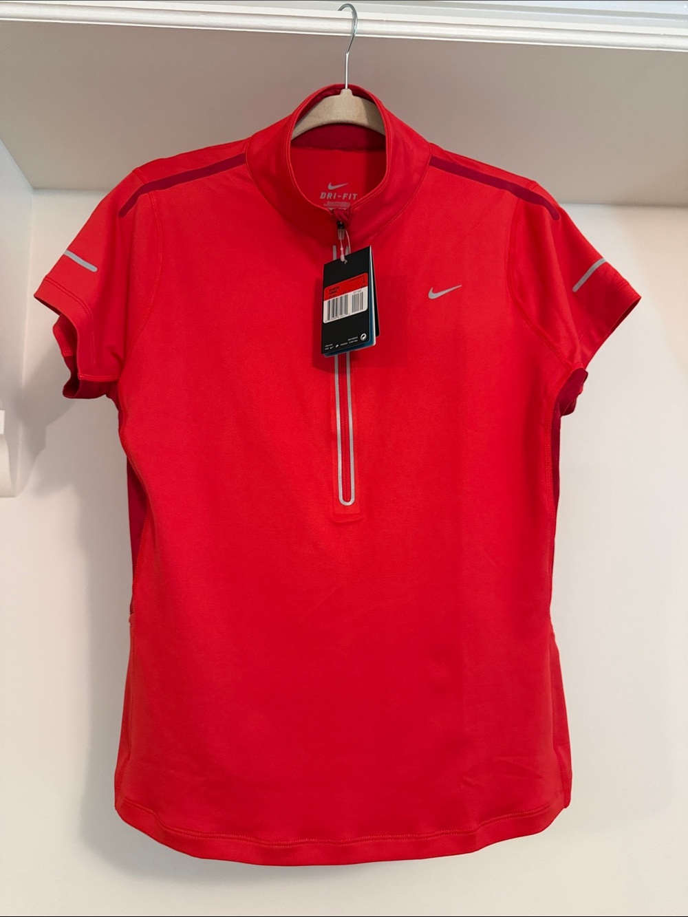 Nike Dri Fit Athletic Top with Pockets NWT